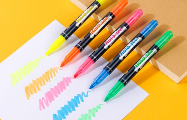 Bút highlight nhiều màu giúp phân loại và làm nổi bật thông tin theo từng mức độ