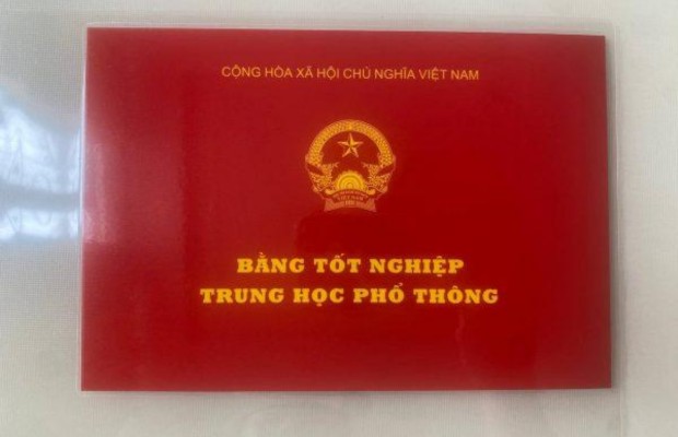 Bằng khen và giấy chứng nhận sau khi ép plastic được bảo quản lâu dài, hạn chế ố vàng và hư hỏng