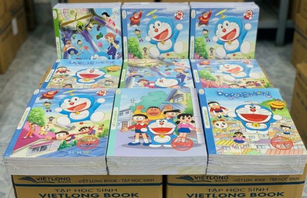 Tập học sinh số lượng lớn được đóng kiện, sẵn sàng cho các chương trình khuyến học và từ thiện