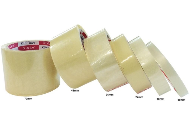 Các cuộn băng keo trong với nhiều khổ rộng