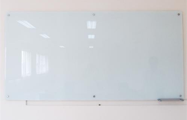 Bảng kính viết bút lông